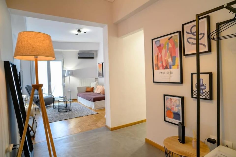 Debonair 1 bedroom premium haven in Athens Apartment in Kallithea