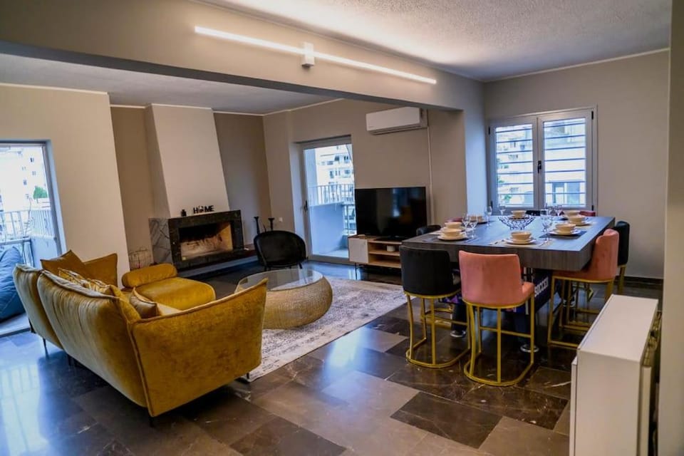 Subtle 3 bed Luxury with a View Apartment in South Athens