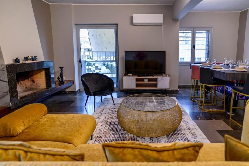 Subtle 3 bed Luxury with a View Apartment in South Athens