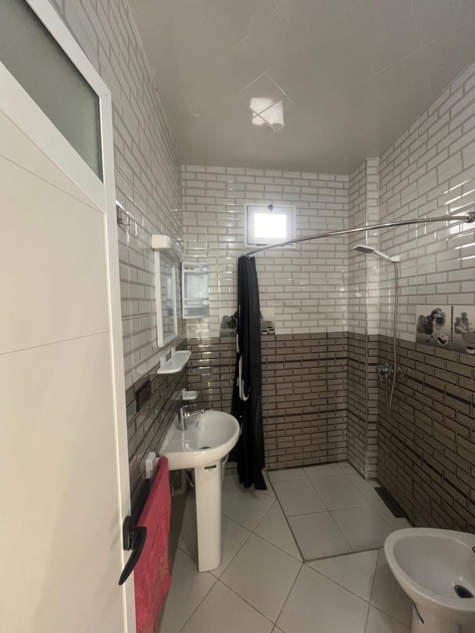 Shower, Toilet, Bathroom, towels