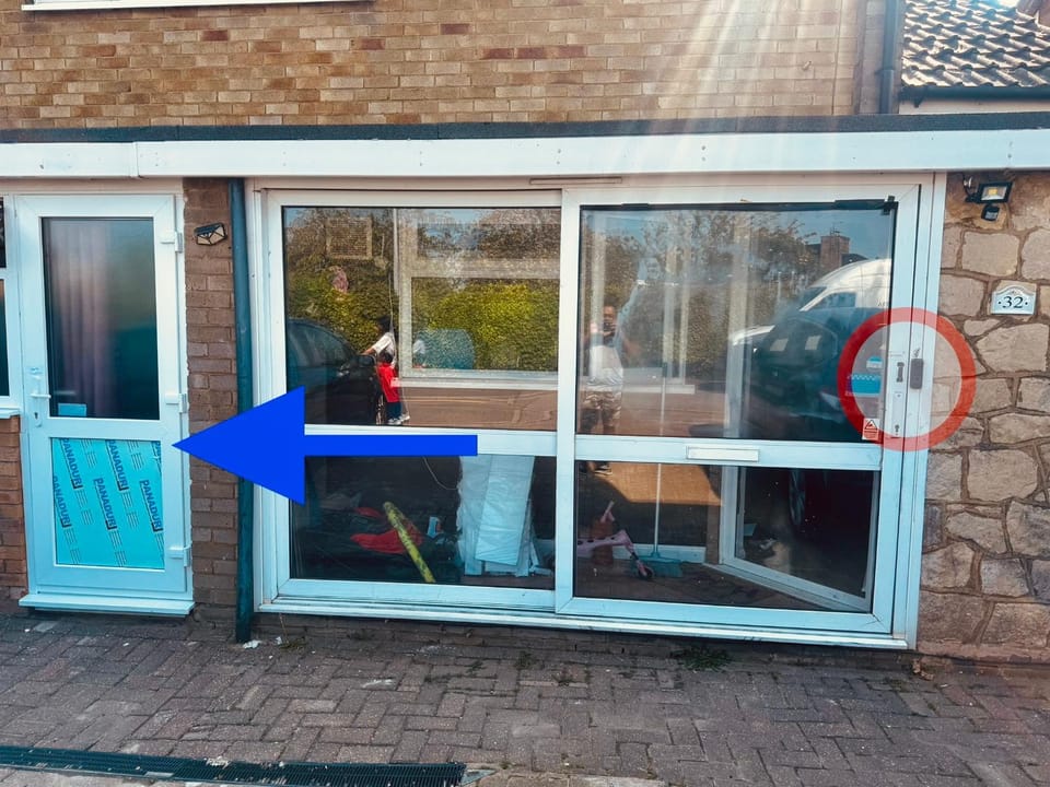 Enjoy the comfort at private room en-suite with free Parking - near Luton airport Apartment in Luton