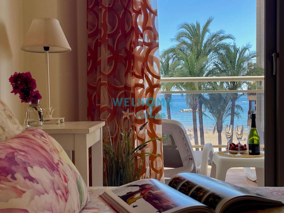 View (from property/room), Balcony/Terrace, Bedroom, Sea view