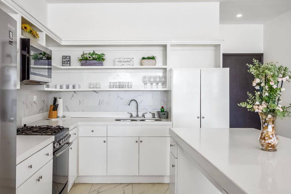 Kitchen or kitchenette, kitchen