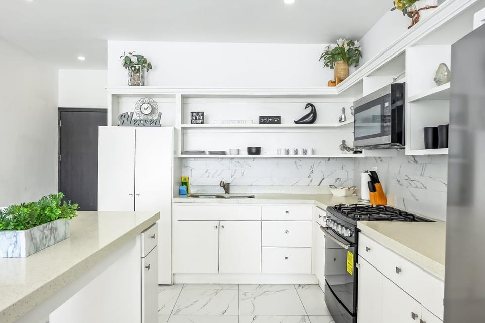 Kitchen or kitchenette, kitchen