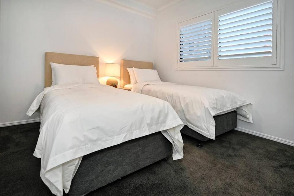 Paradise at Picnic Point - 3B/R Apartment in Maroochydore
