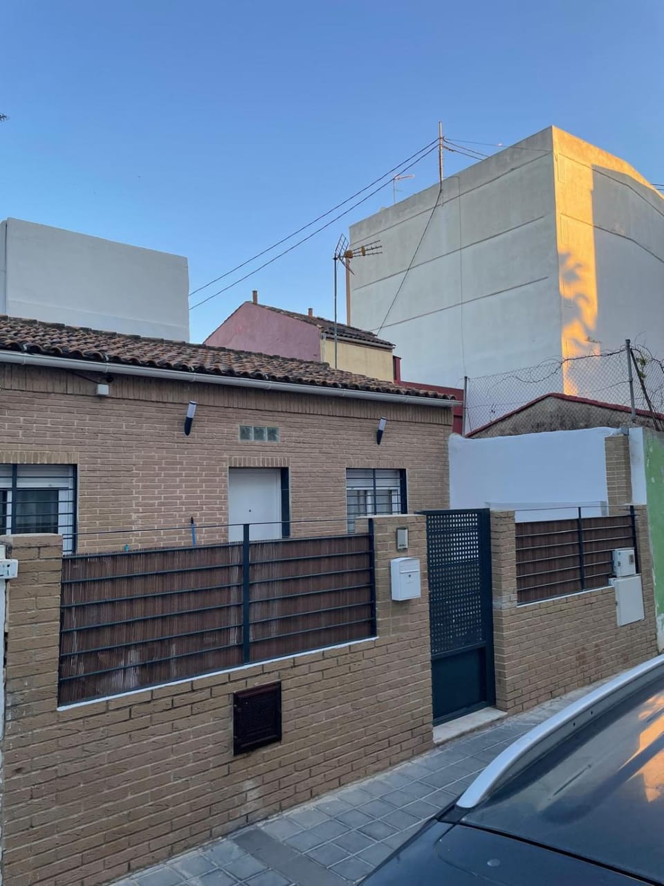 Facade/entrance