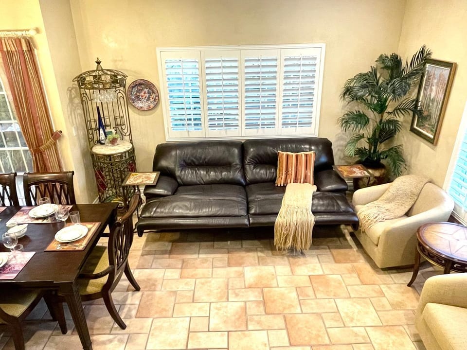 Seating area, Family