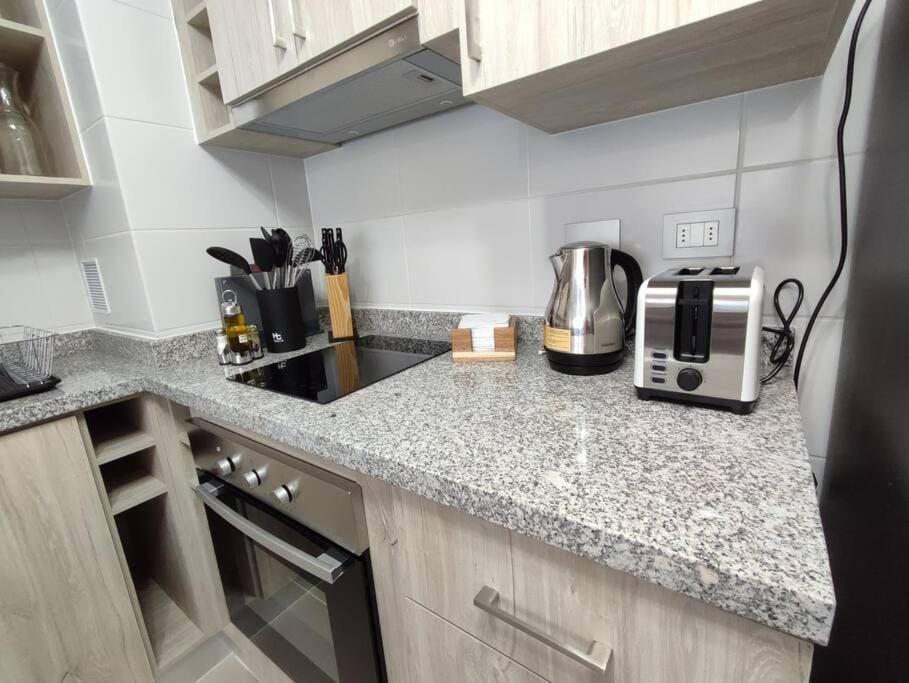 Kitchen or kitchenette, pet friendly, stove