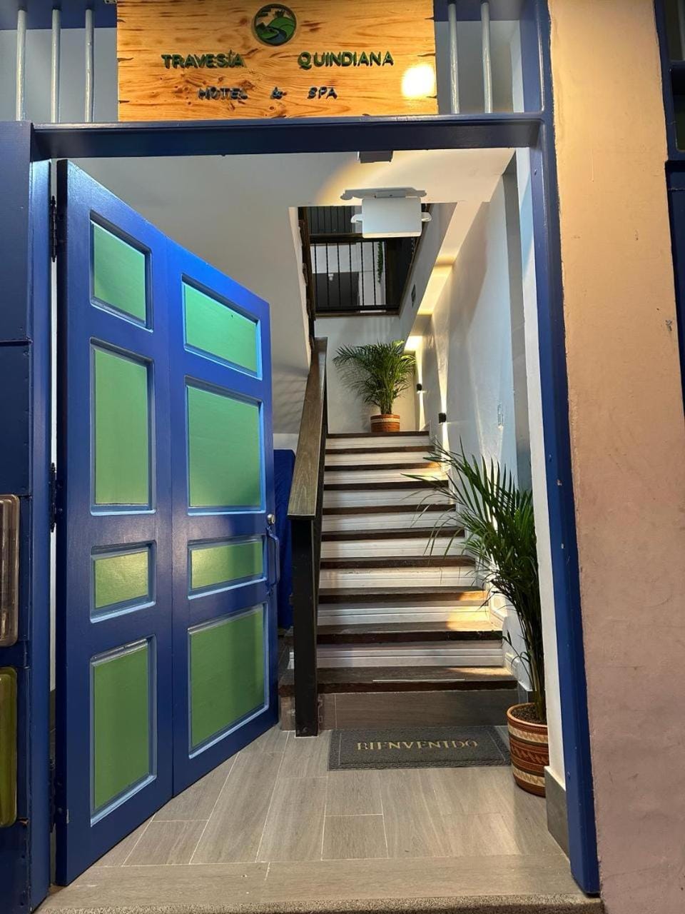 Facade/entrance