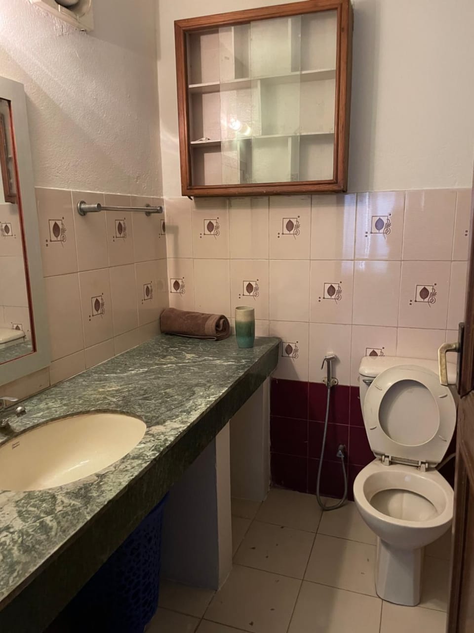 Toilet, Bathroom, towels