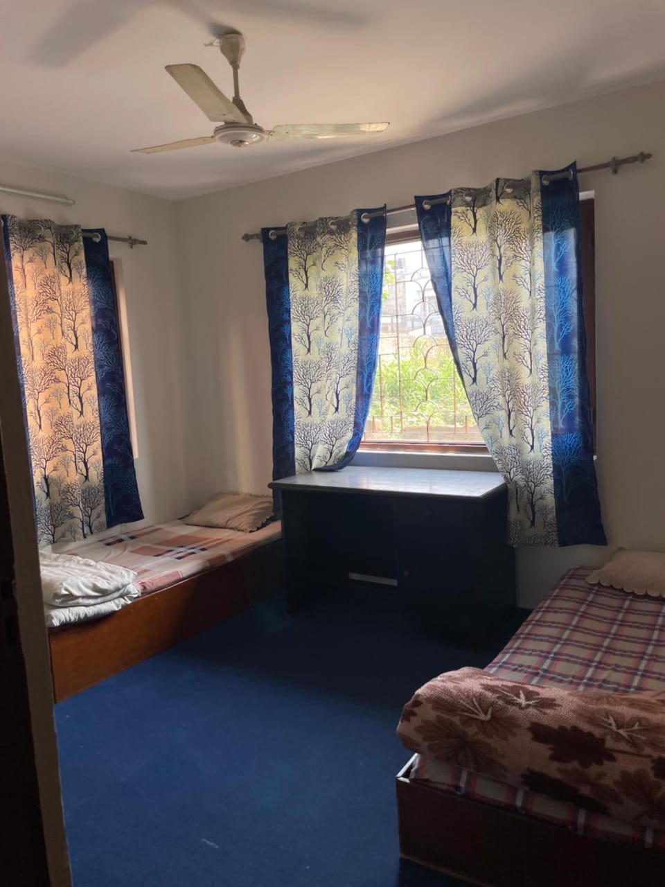 Photo of the whole room, Bedroom, fireplace