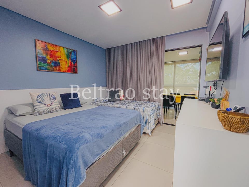 Bed, TV and multimedia, Photo of the whole room, Bedroom