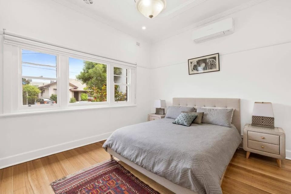 Two bedroom house with great outdoor area House in Melbourne