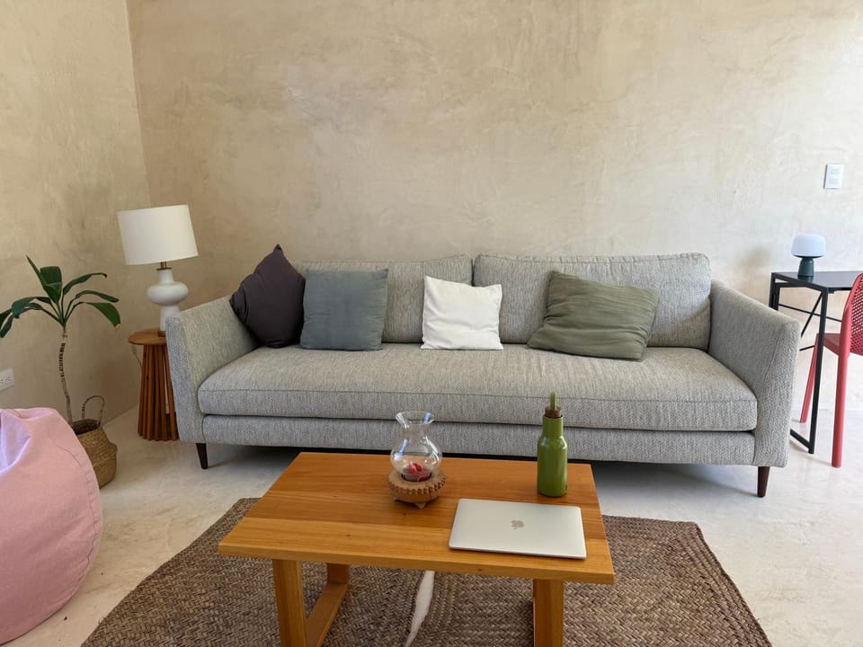 Communal lounge/ TV room, Living room, Seating area