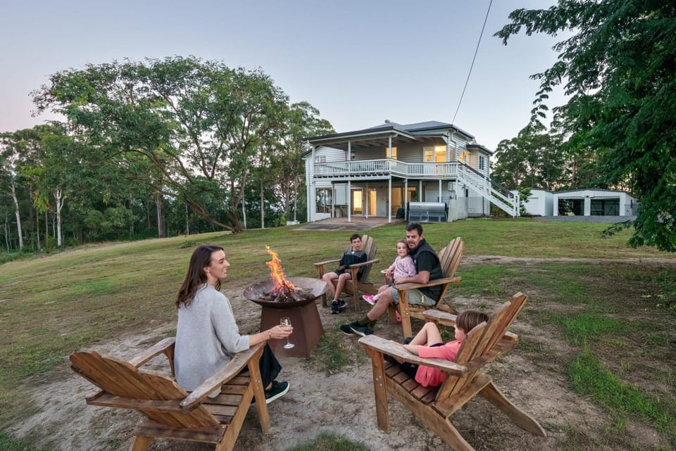 Property building, Seating area, Garden view, children, fireplace