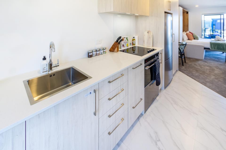 Bed, Coffee/tea facilities, Kitchen or kitchenette, Photo of the whole room, hair dresser, minibar, pet friendly