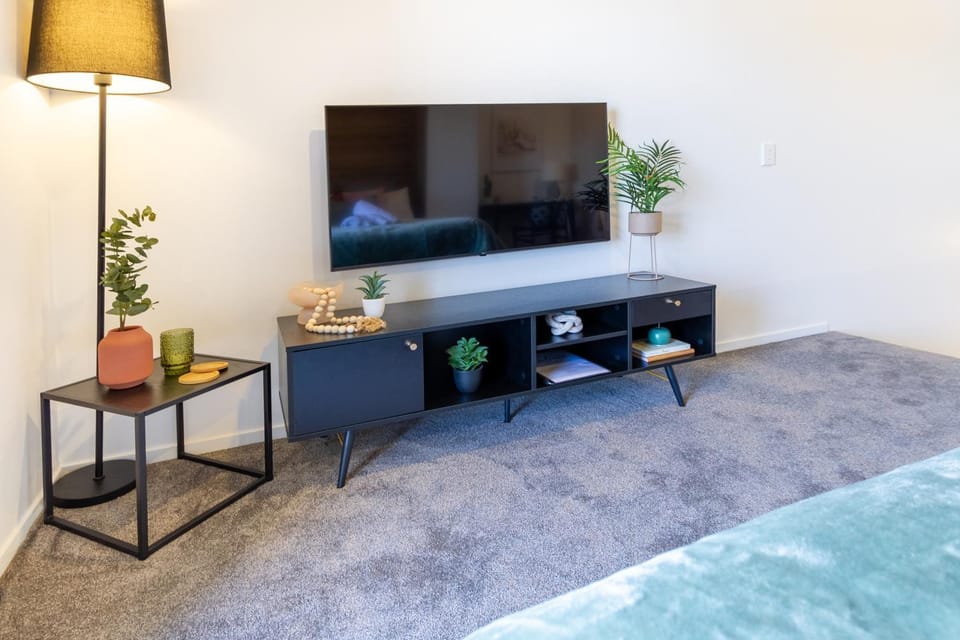 TV and multimedia, Decorative detail