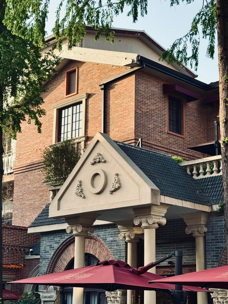 Dayin International Youth Hotel-Near Xinhua Road -Jiaotong University -Free Laundry Luggage Storage -24H Front Desk-English Service Hotel in Shanghai