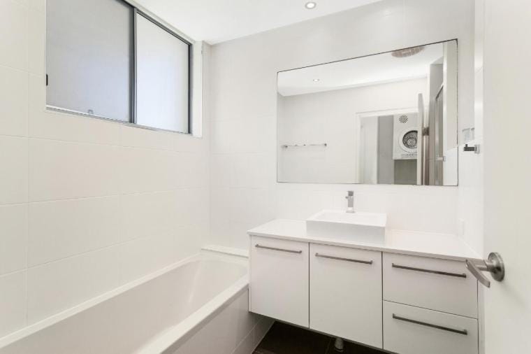 3 Bedroom Ocean Views at Teenamara Apartment in Burleigh Heads