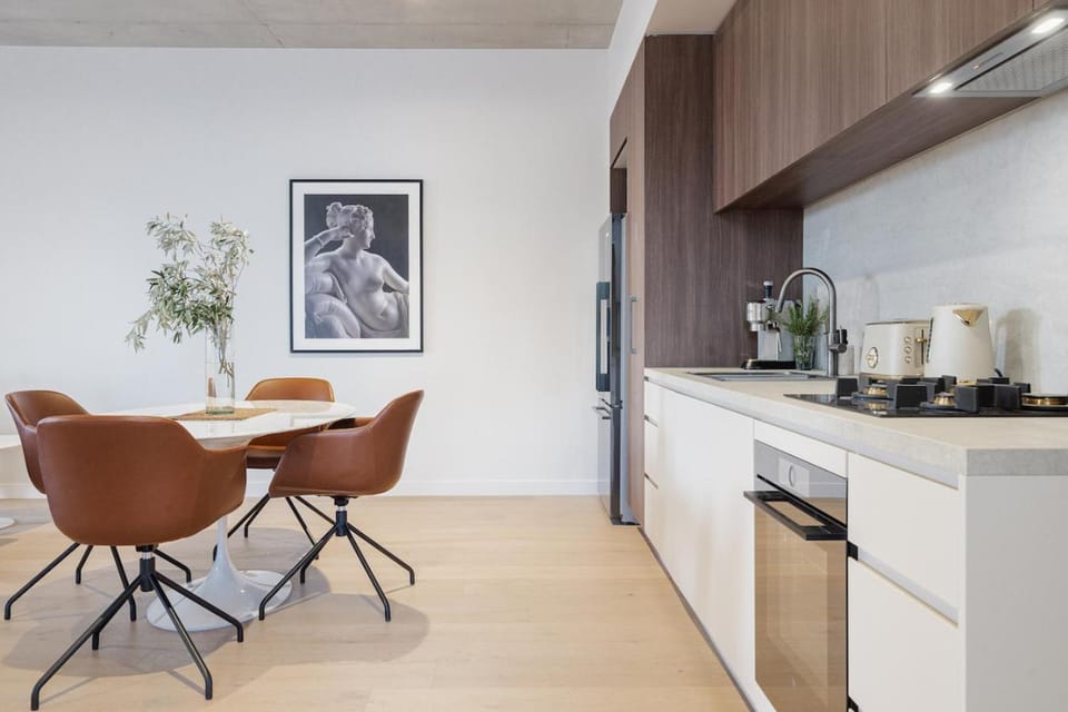 Dining area, kitchen