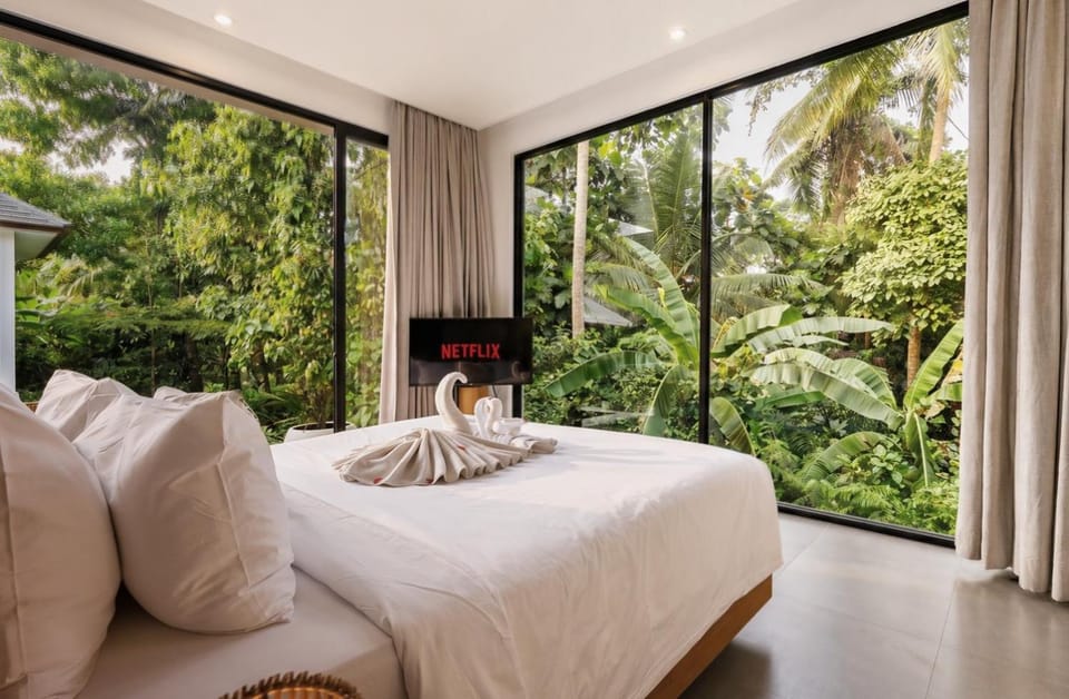 Bed, View (from property/room), Photo of the whole room, Bedroom