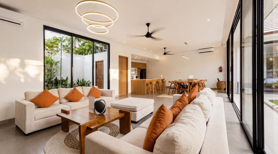 Living room, Seating area, Dining area