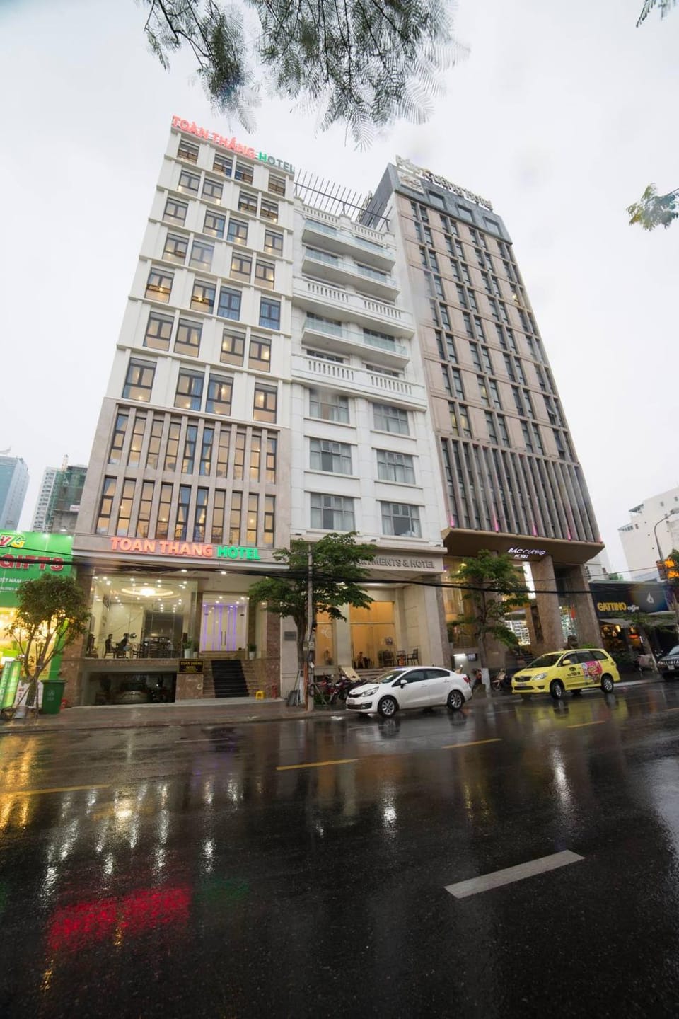 Property building, Location