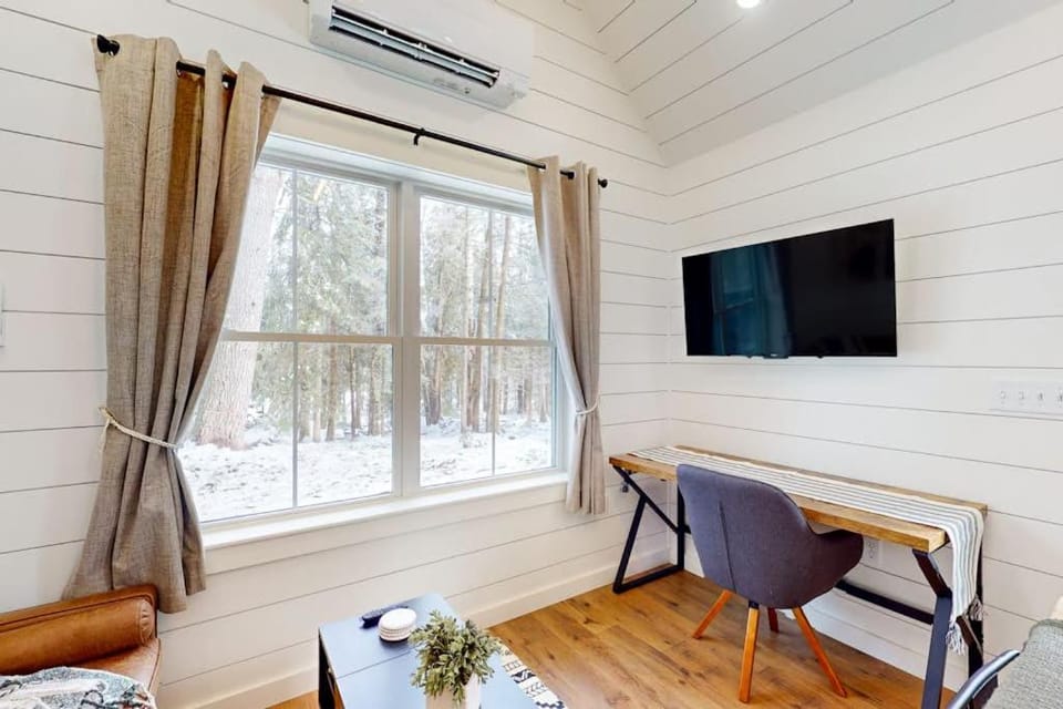 TV and multimedia, air conditioner