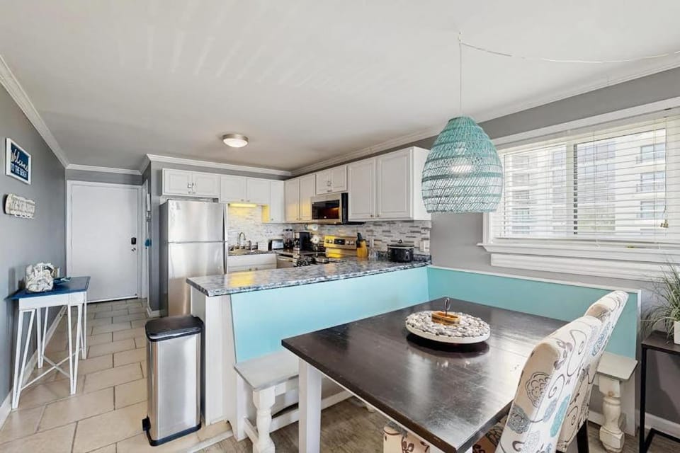 Sunny Seaside Apartment in Myrtle Beach