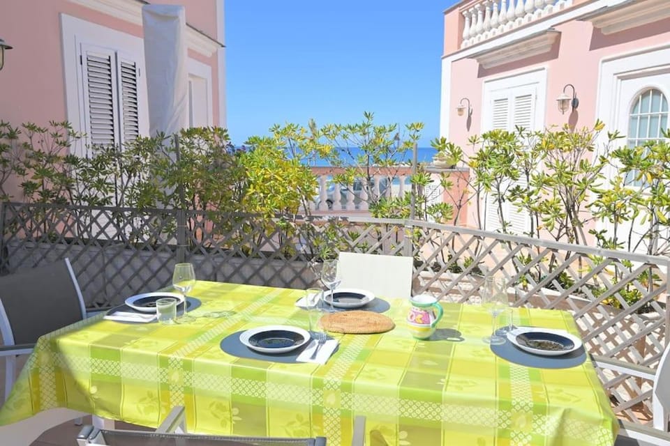 Patio, Day, View (from property/room), Balcony/Terrace, Dining area