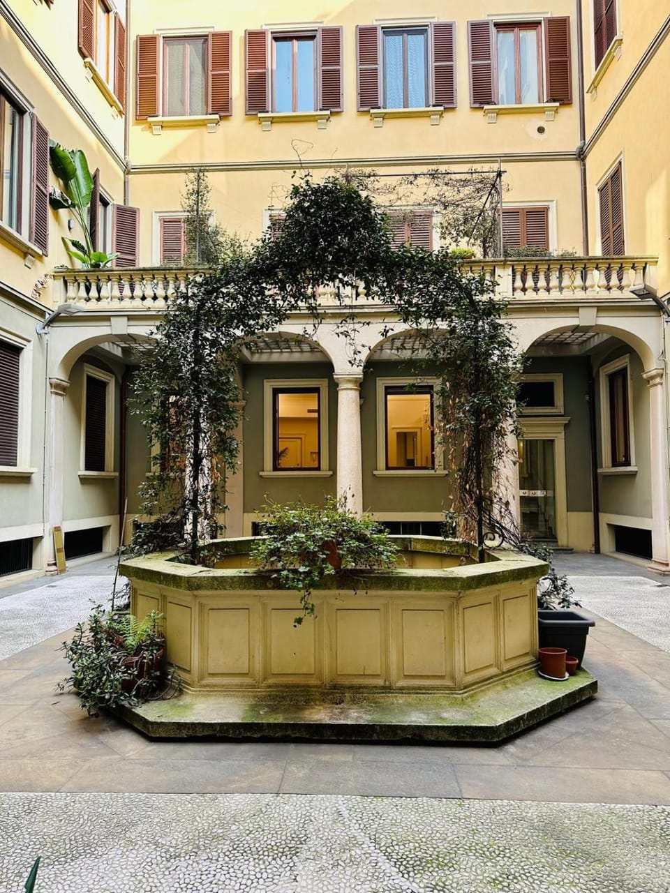 Property building, Inner courtyard view