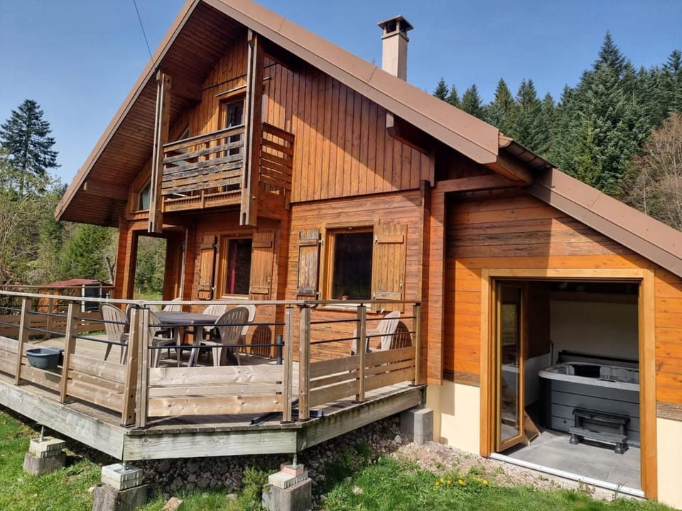 Property building, Patio, Spring, Day, Natural landscape, View (from property/room), Balcony/Terrace