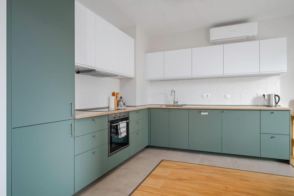 Kitchen or kitchenette, pet friendly, stove