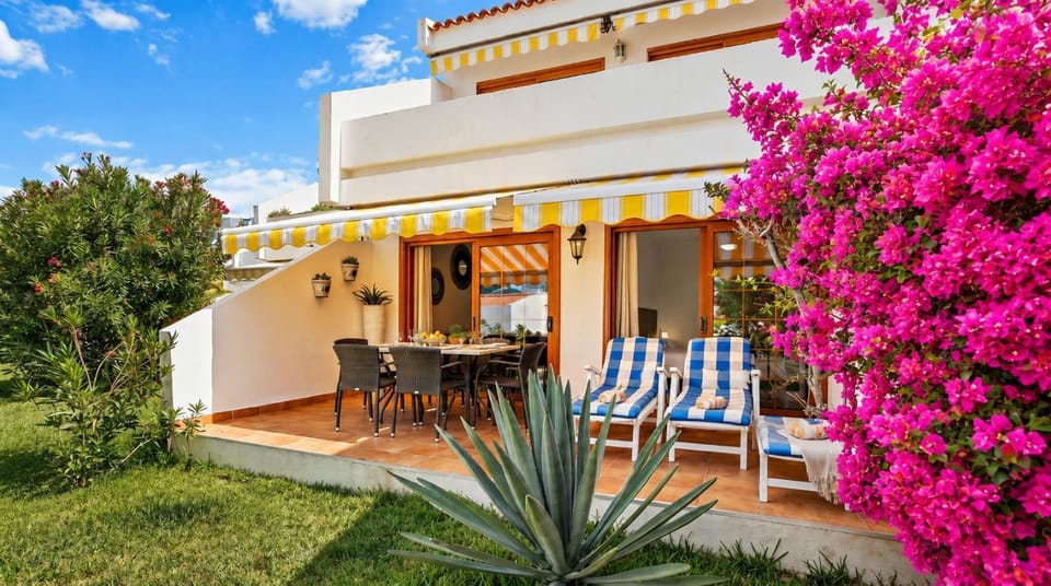 Garden, Balcony/Terrace, Dining area, Garden view, sunbed