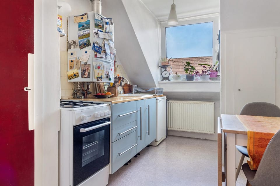 Property building, Kitchen or kitchenette, Living room