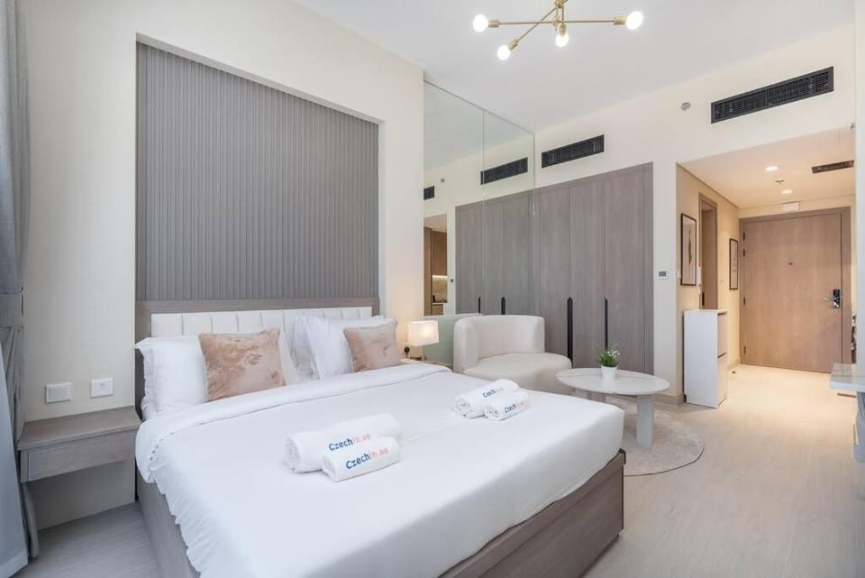 Modern Studio in Laya Heights, Pool & Gym Access Apartment in Dubai