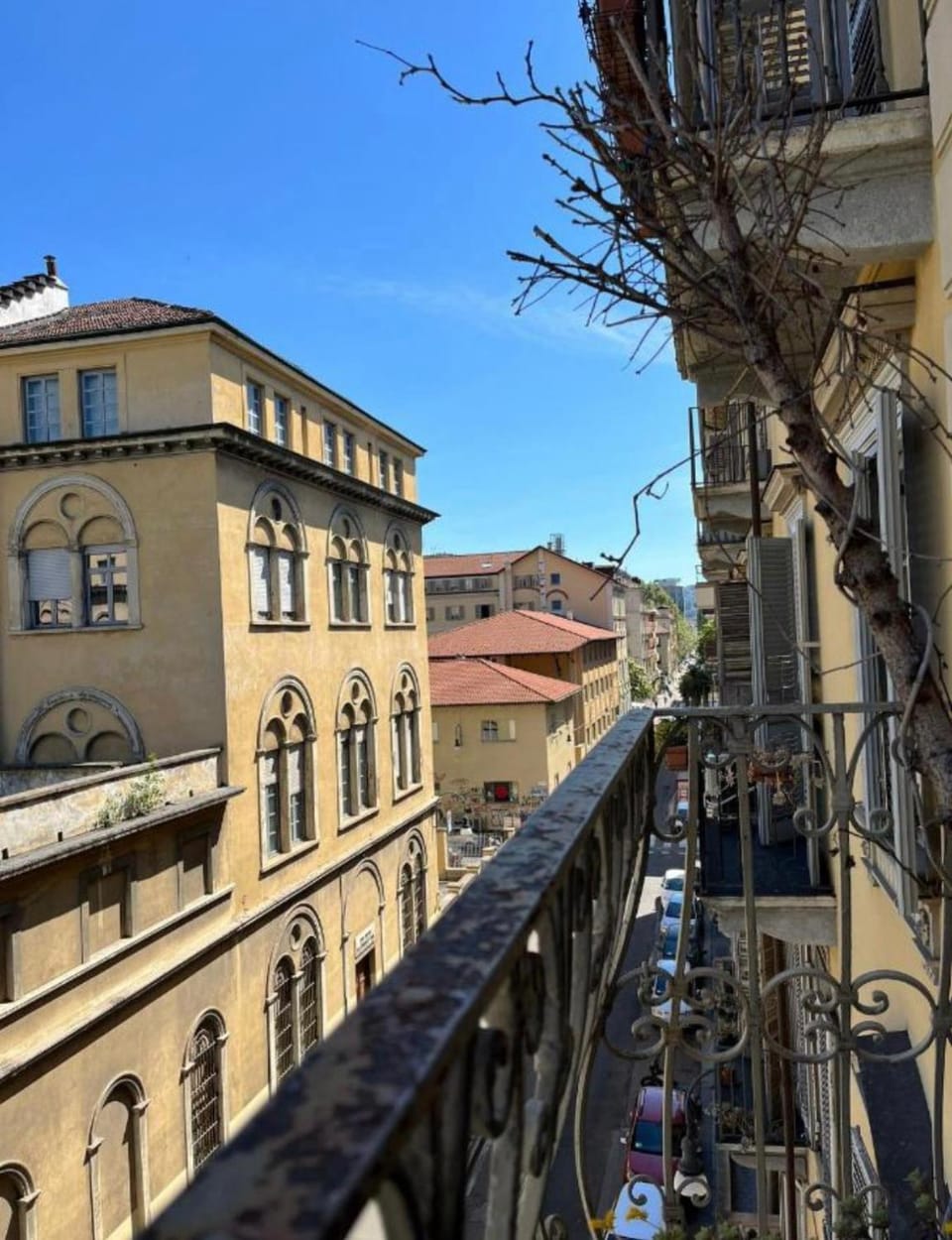 Homely Classic Flat in City Center close to Metro & Station Apartment in Turin