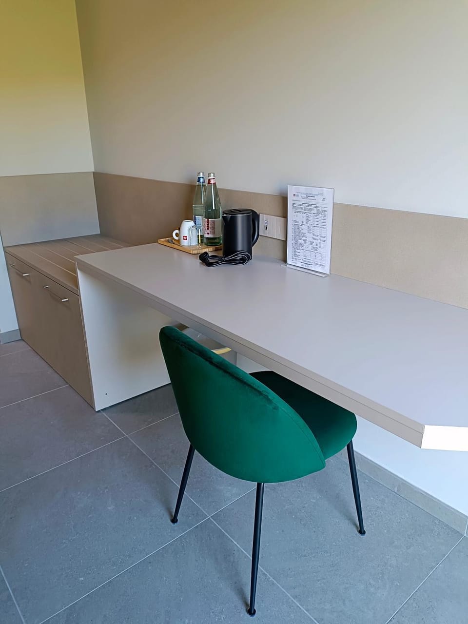 Seating area, Bedroom