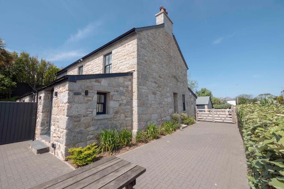 Chy An Gweal Farm Cottage House in England
