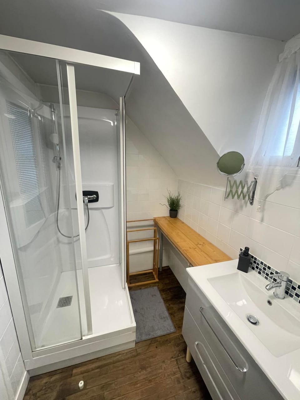 Shower, Bathroom, towels