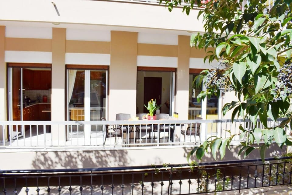 Property building, View (from property/room), Balcony/Terrace