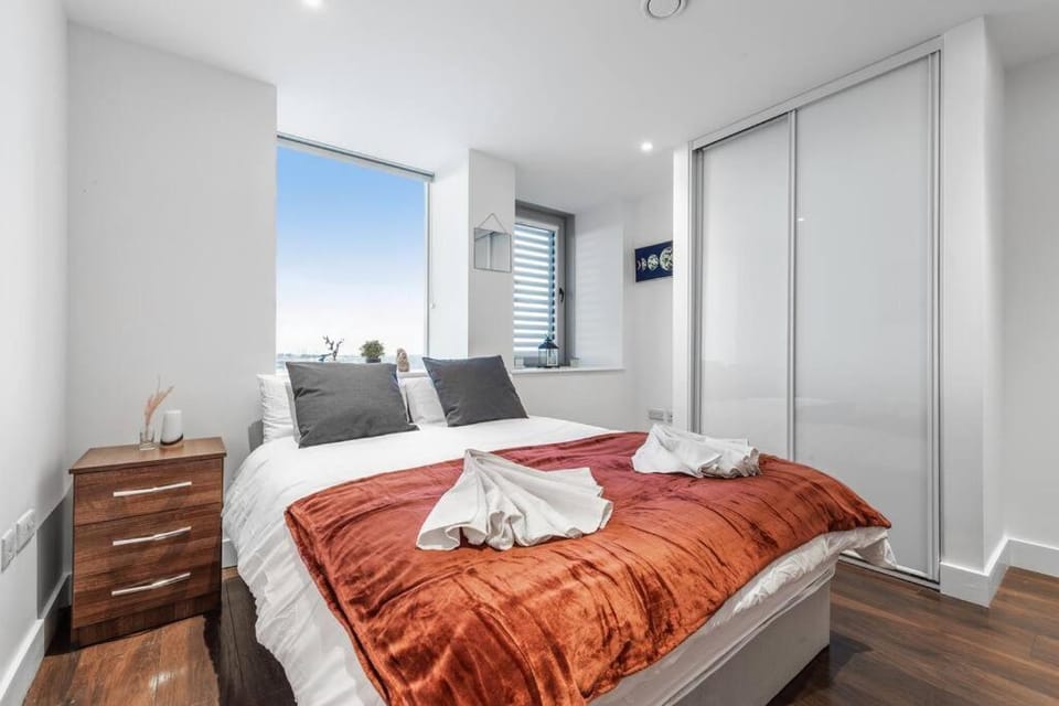 New Apartment 20 mins from Waterloo London BP36 Apartment in London
