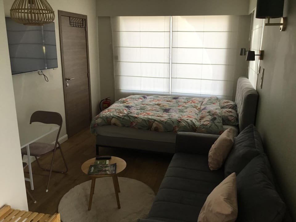 Gezellige studio met terras en gratis parking Apartment in Flanders