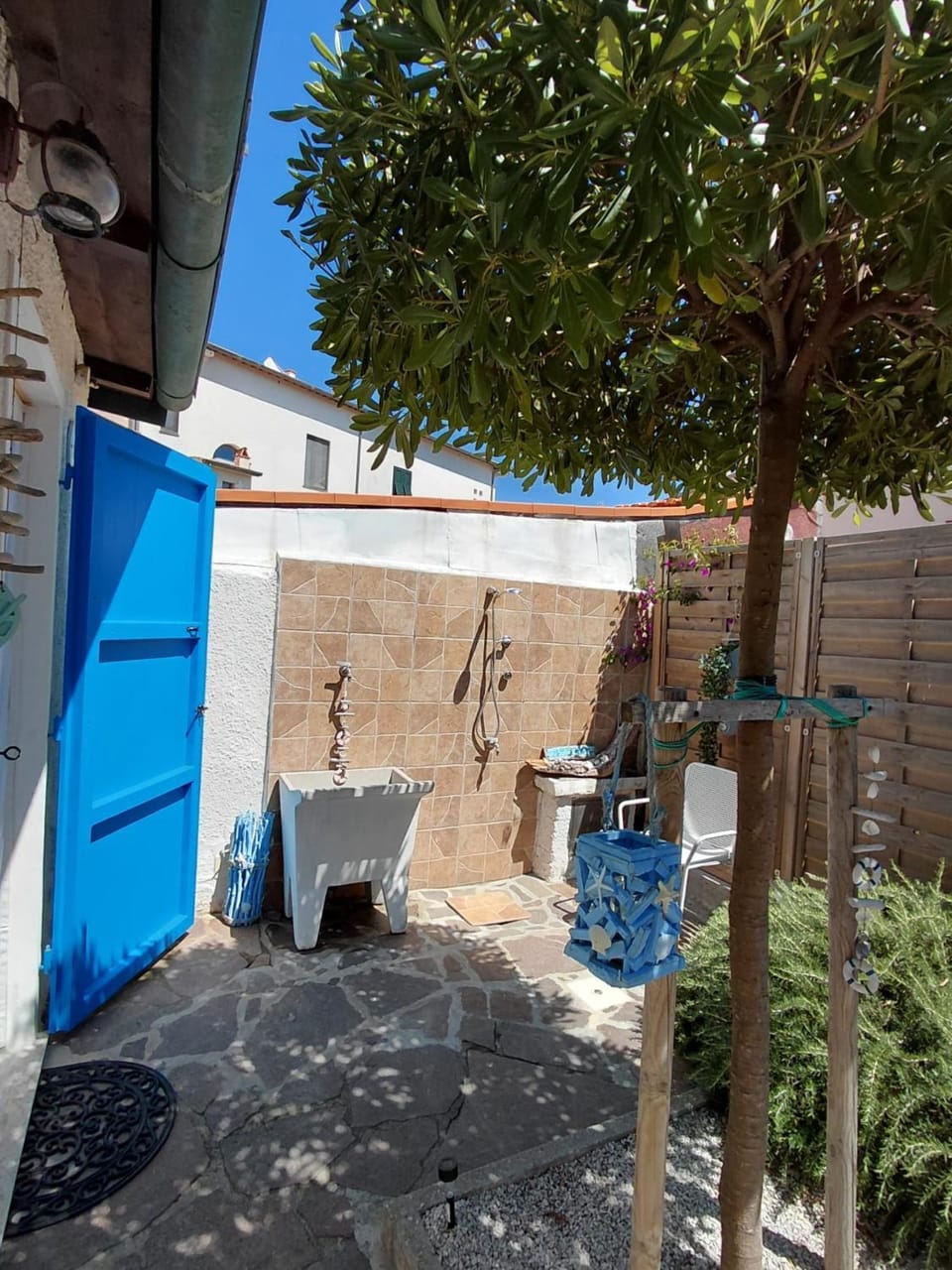 Monolocale con giardino privato, 1 minuto dal mare House in Marina di Pisa