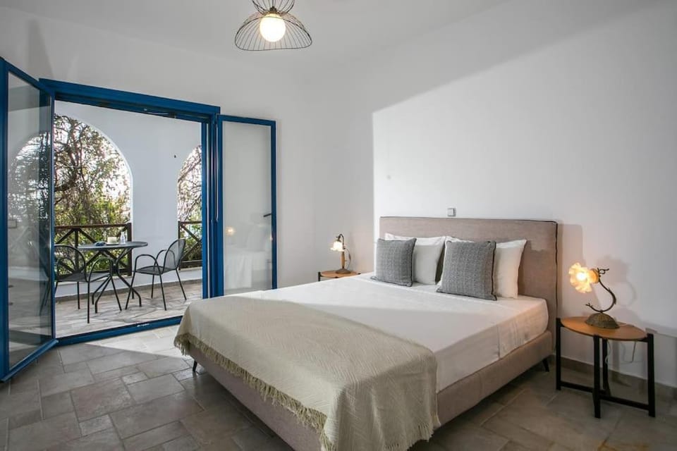 Bed, Balcony/Terrace, Bedroom