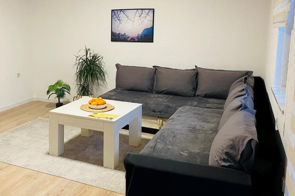 Living room, Decorative detail, Seating area