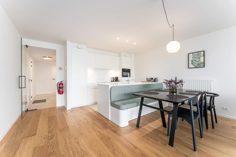 Dining area, kitchen