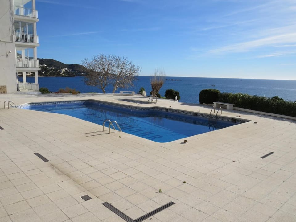 Sea view, Swimming pool