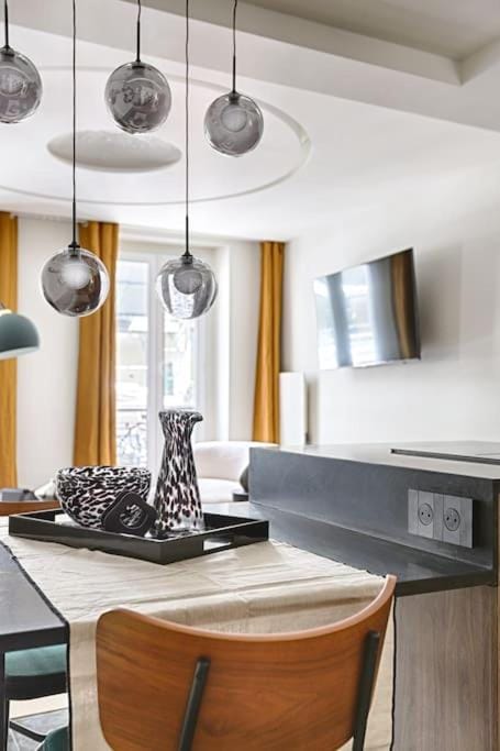 Prestige Luxury Flat 2BR 6P - Champ-Elysées Apartment in Paris