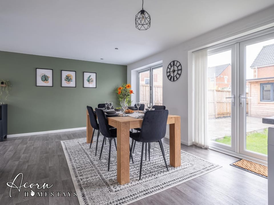 Seating area, Dining area